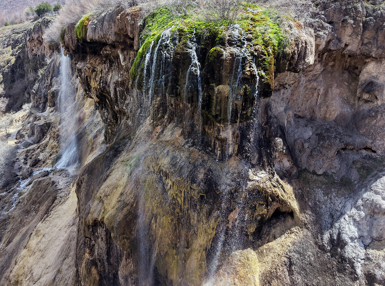 "Tabiat Parkı" ilan edilen Dipsiz Göl Şelalesi turizme kazandırılıyor