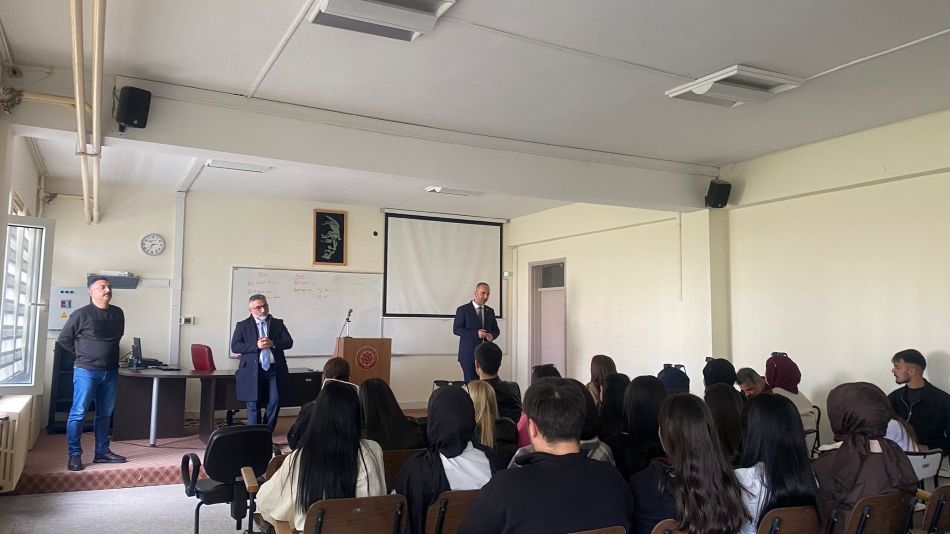 Bankacılık sektöründen öğrencilere tecrübe paylaşımı