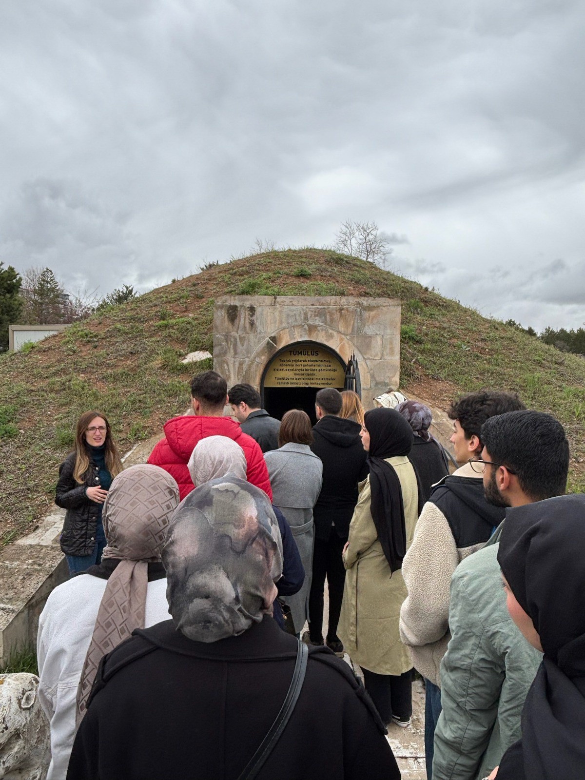 Eczacılık fakültesi öğrencilerinden Sivas’ın tarihine yolculuk