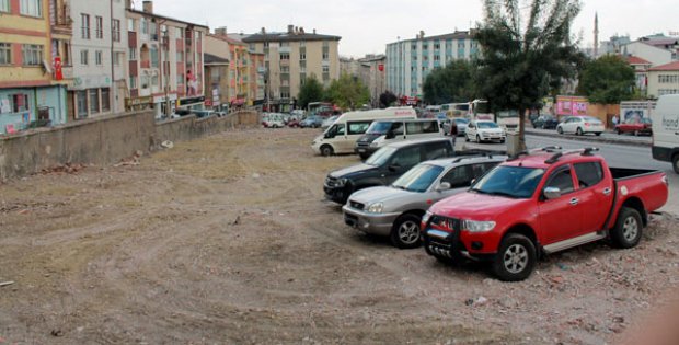 Lojmanların Yıkımı Şoförlere Yaradı