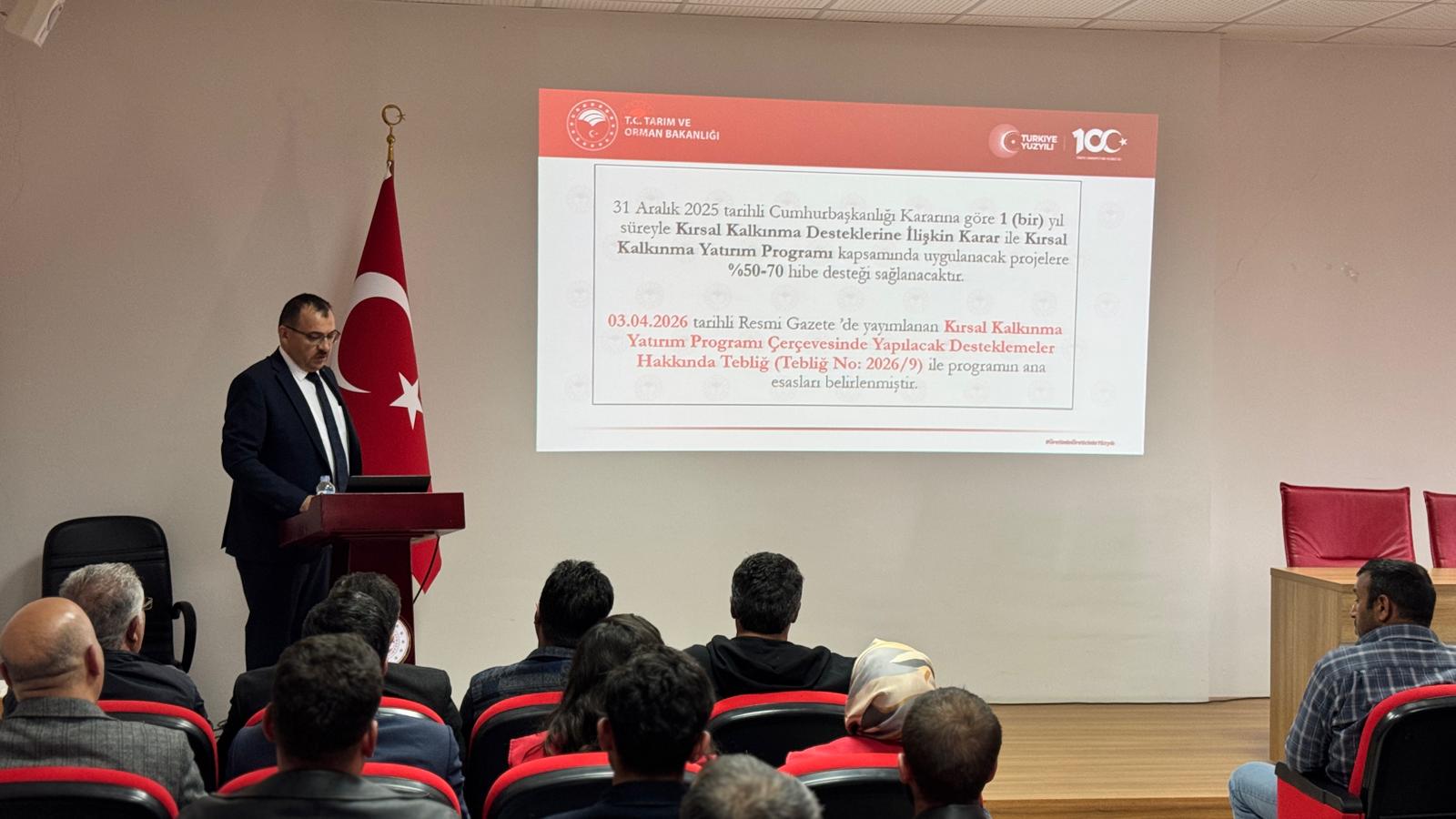 Sivas'ta çiftçilere kırsal kalkınma ve destekleri anlatıldı