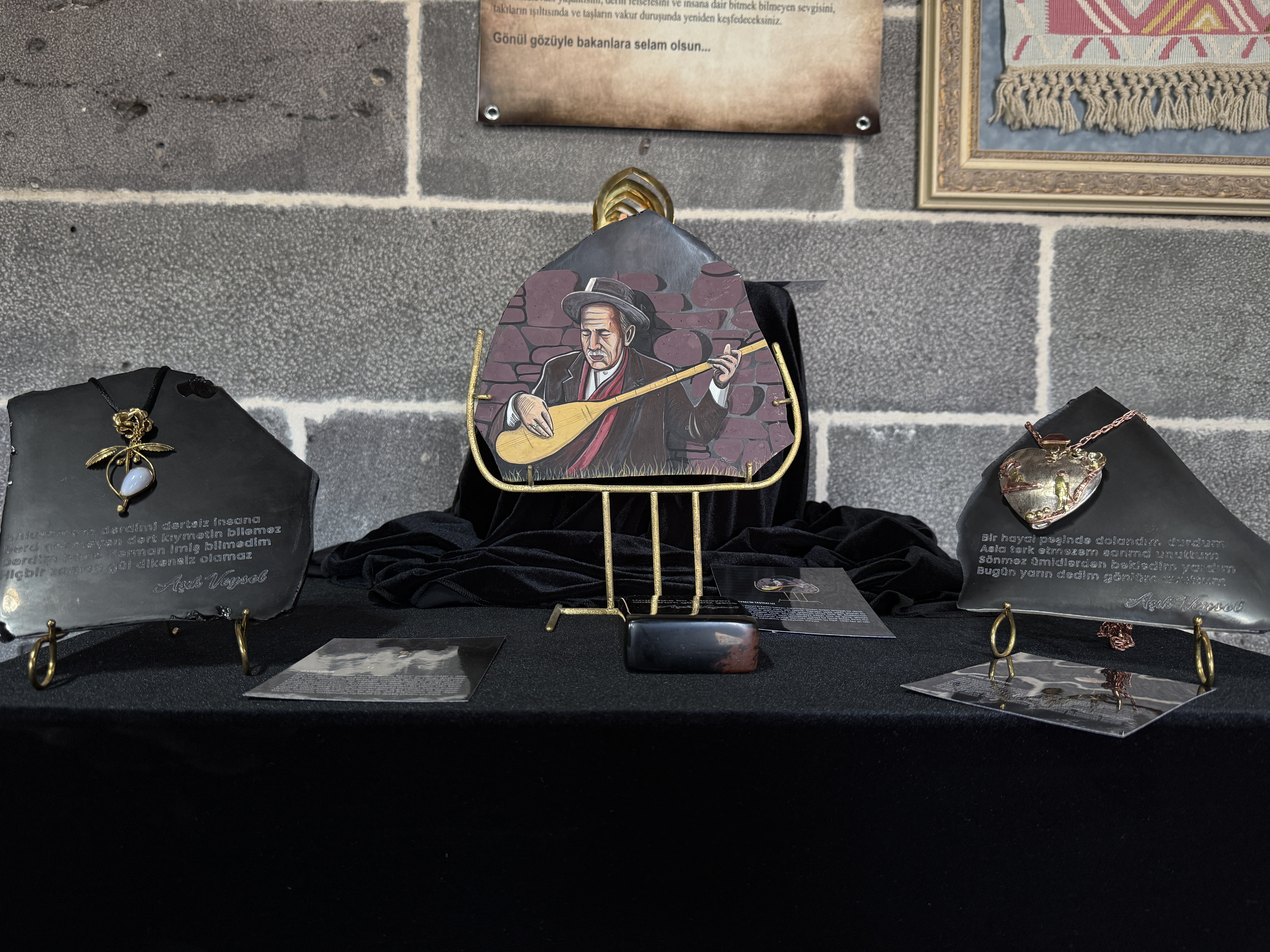 Veysel’in hayatını taşa işlediler