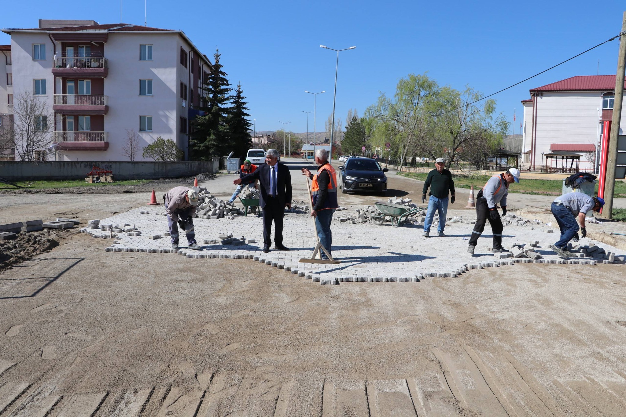 Ulaş'ta bozulan yollarda asfalt yama çalışması başlatıldı