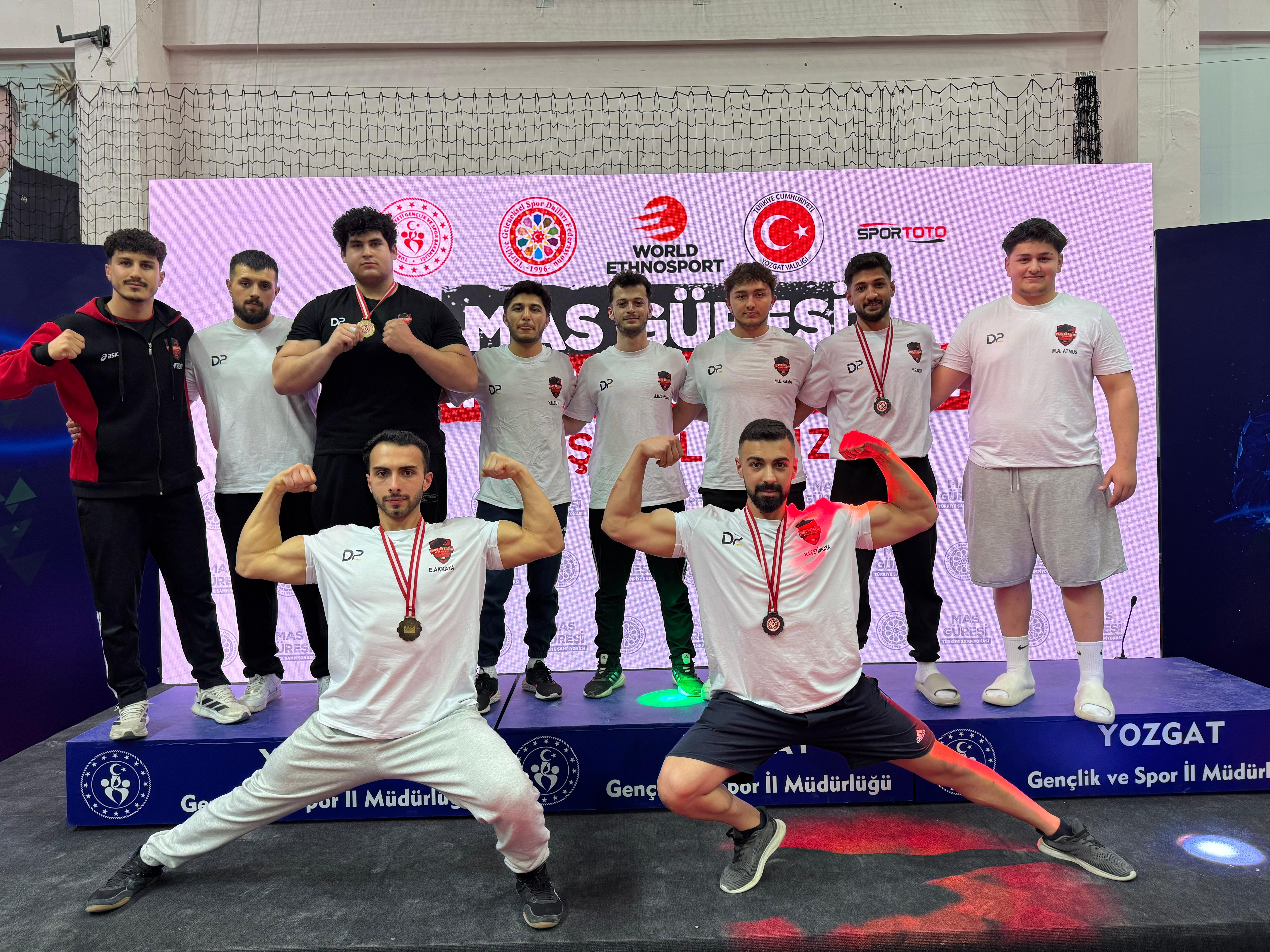 Sivaslı sporcular Mas Güreşi Büyükler Türkiye Şampiyonası'na damga vurdu