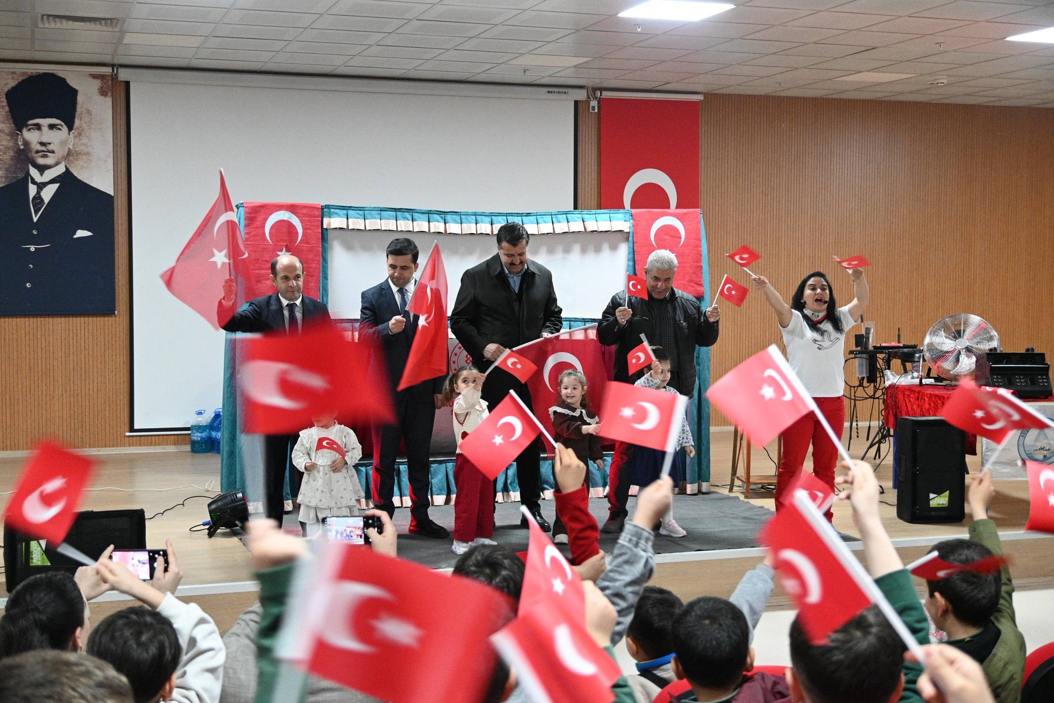 11 ilçede binlerce gülümseme