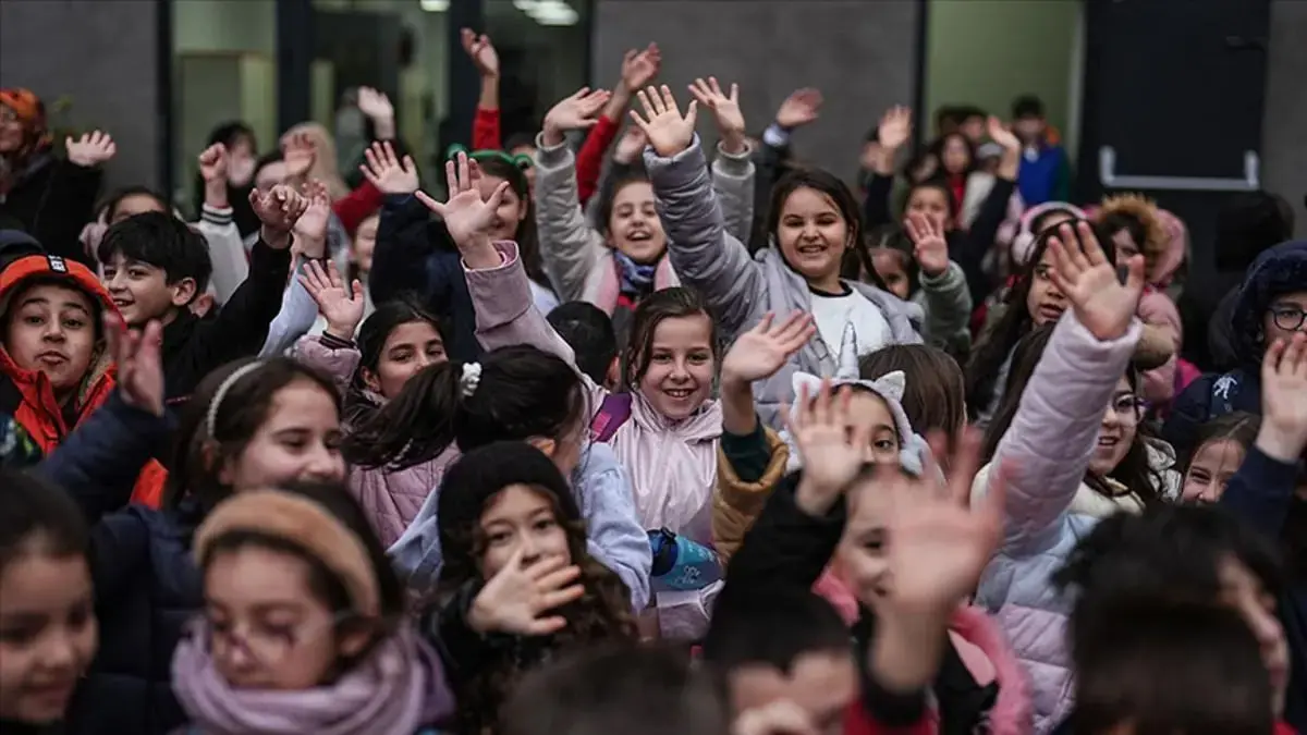 Ara tatil kaldırılacak mı? Bakan Tekin yanıtladı