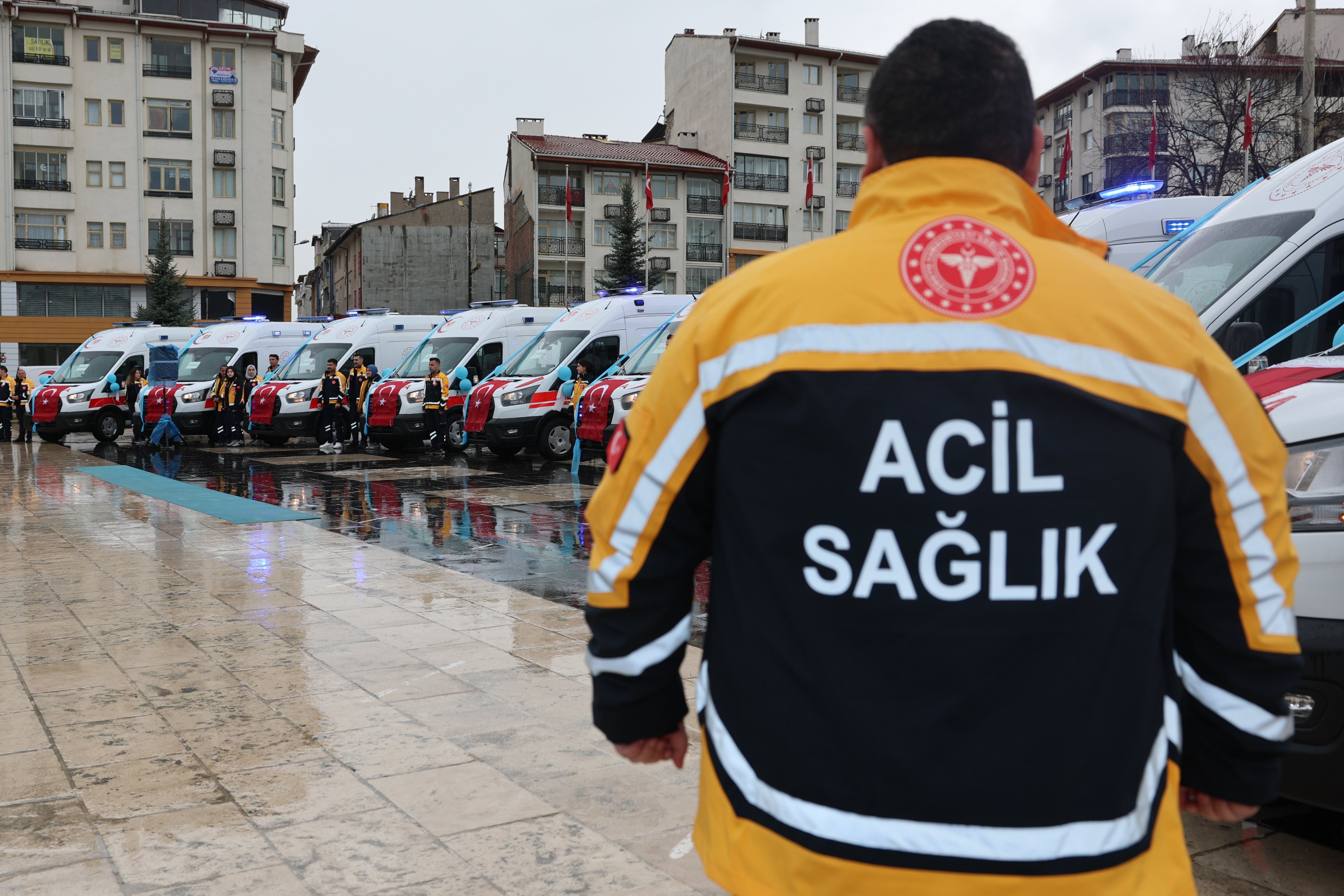 Sivas’ta sağlık filosu güçleniyor: 10 yeni ambulans hizmete girdi