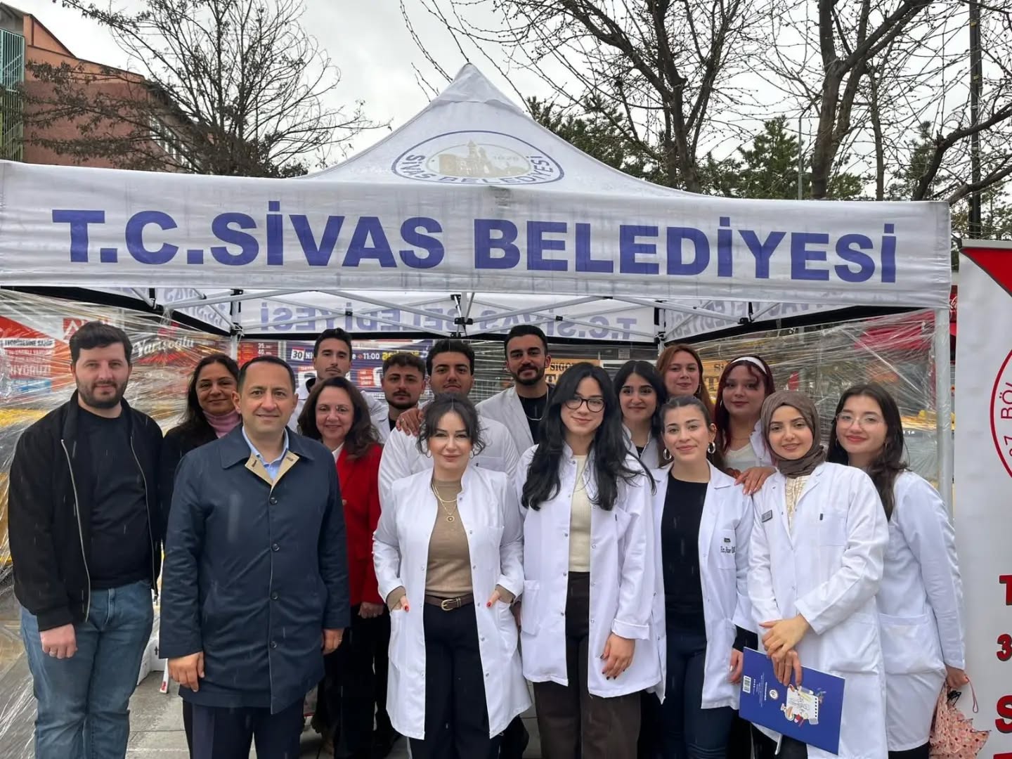 Sivas'ta "14 Mayıs Eczacılık Günü" kapsamında bilinçlendirme etkinliği