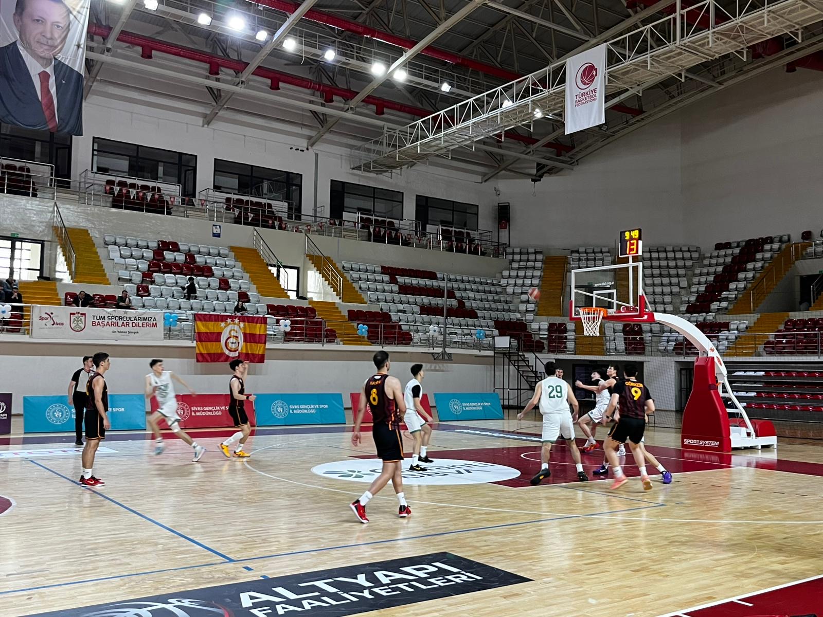 Sivas’ta basketbol şöleni başladı