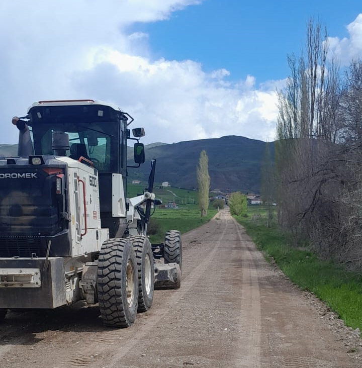 Sivas'ta bağlantı yolu yenileniyor