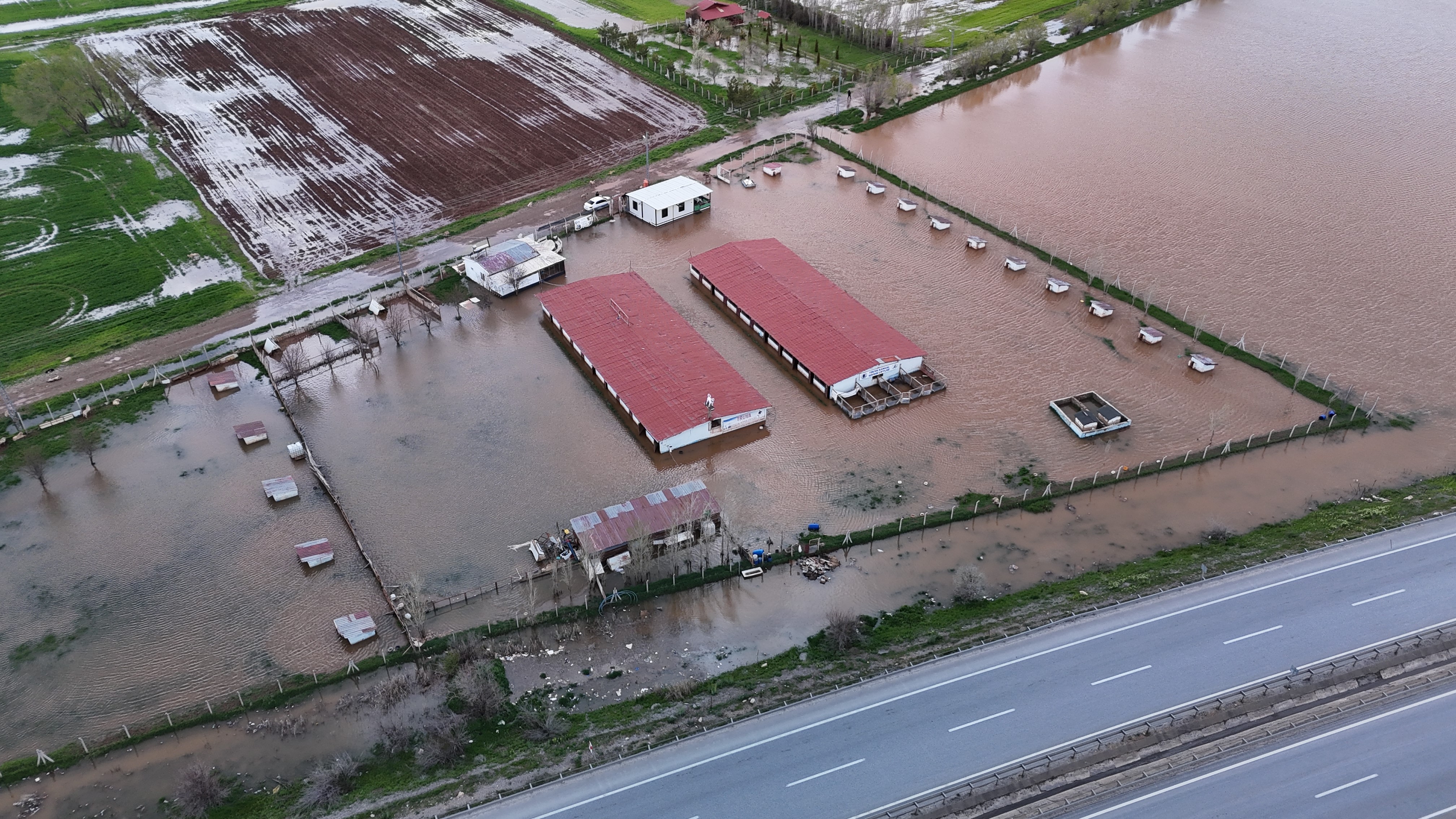 Sivas’ta korku dolu anlar! 80 Kangal son anda kurtarıldı