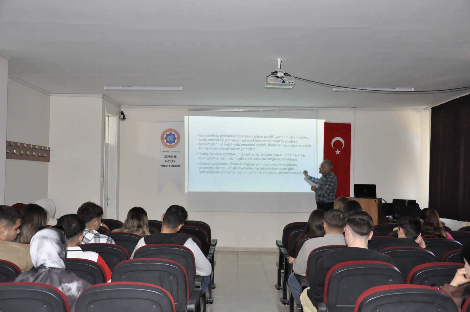 Sivas'ta finans ve sigortacılıkta kariyer seminer düzenlendi