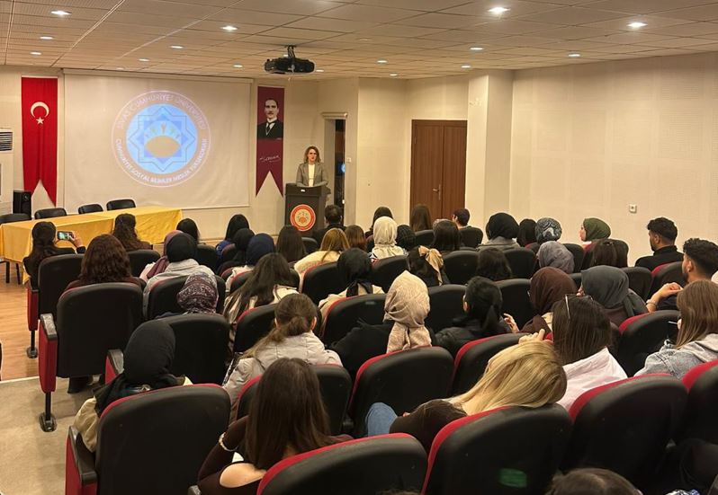 SCÜ’de “Kadın ve Toplum” programı düzenlendi