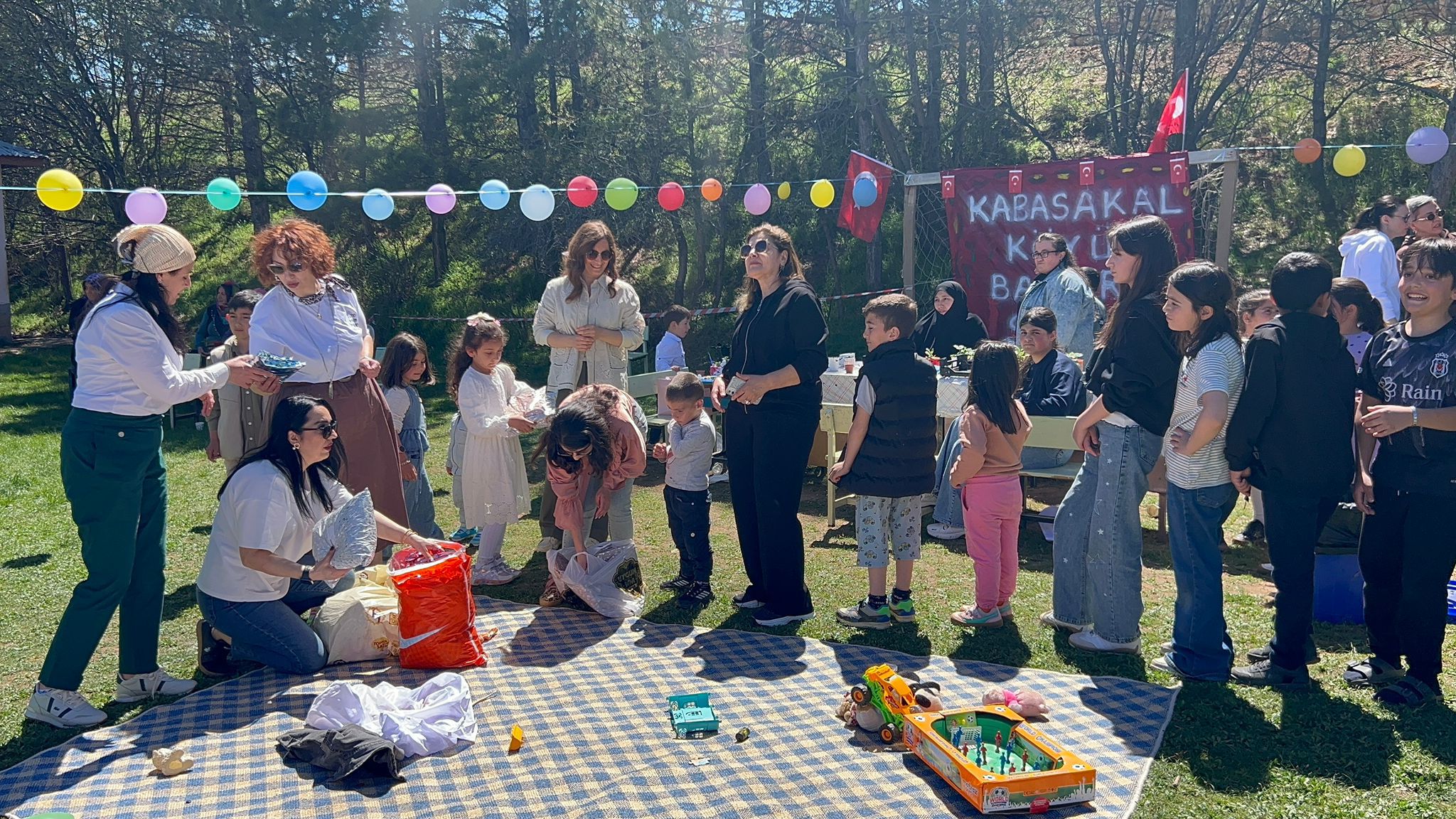 Kabasakal Köyü İlkokulu’nda bahar şenliği