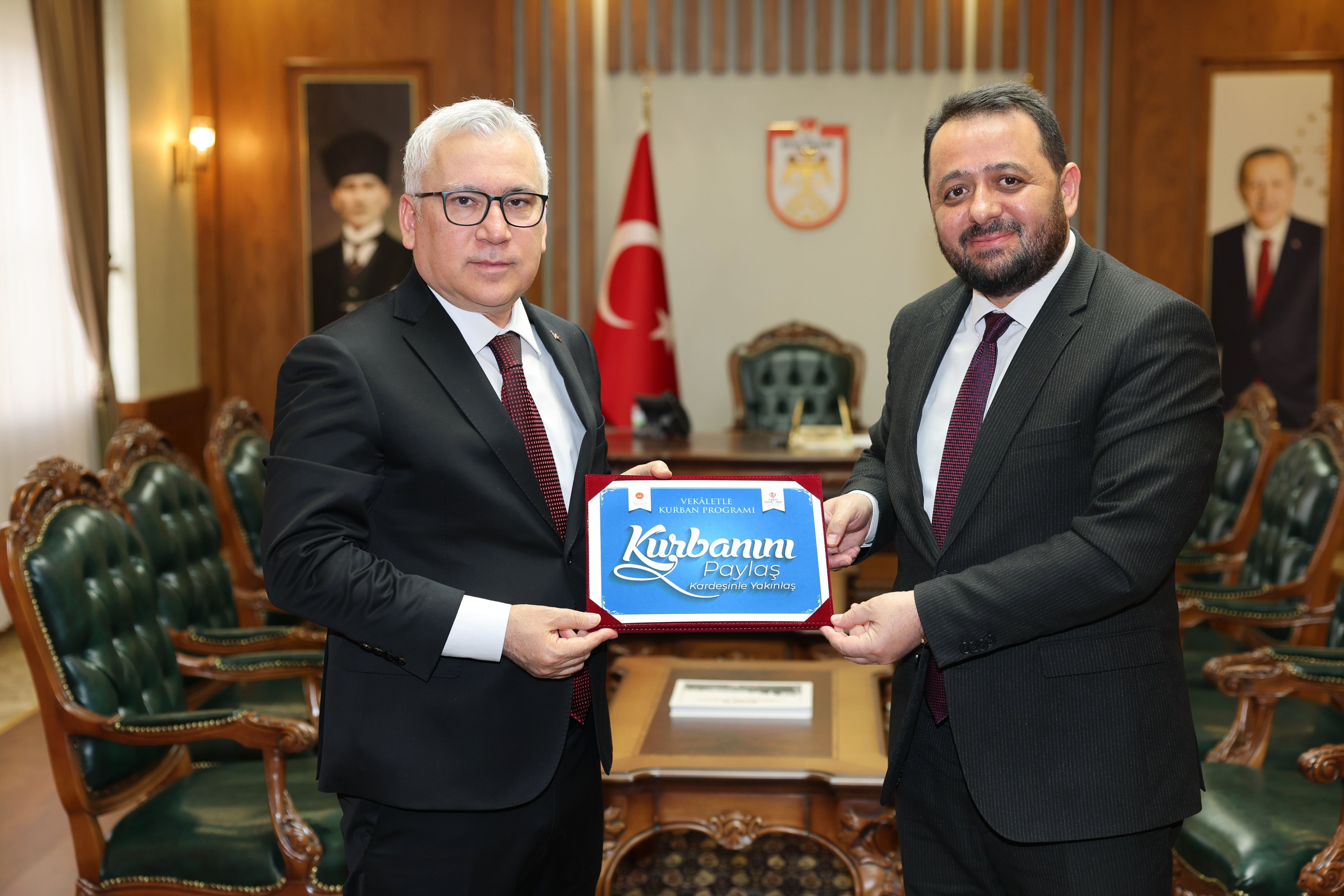 Vali Yılmaz Şimşek kurban vekâletini Türkiye Diyanet Vakfına verdi