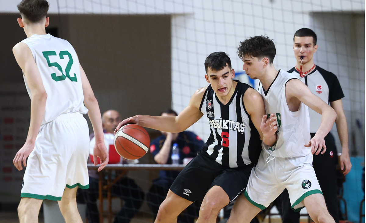 U18 Basketbol Türkiye Şampiyonasında yarı finale çıkanlar belli oldu