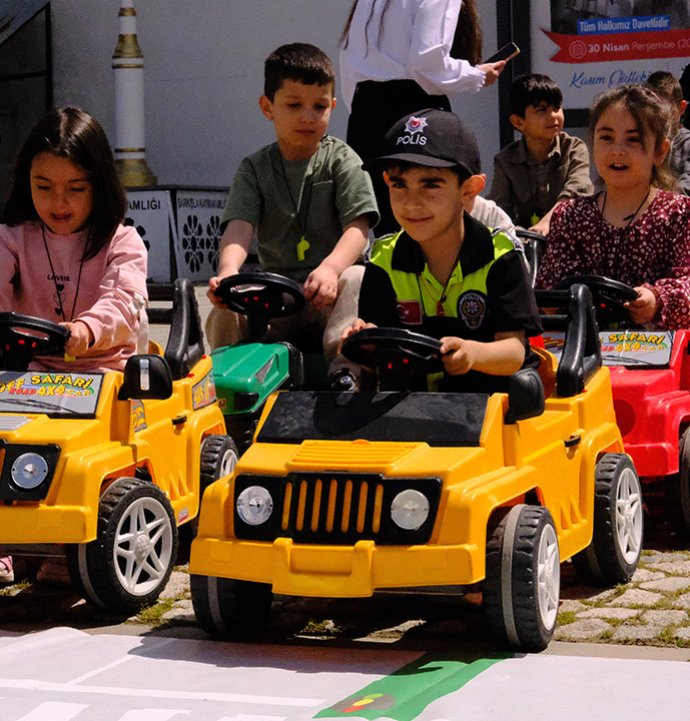 Trafik Haftası'nda öğrencilere trafik eğitimi verildi