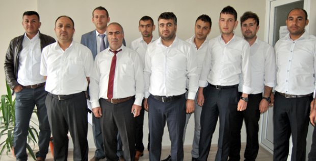12 Servis Aracının Lastiğini Kestiler
