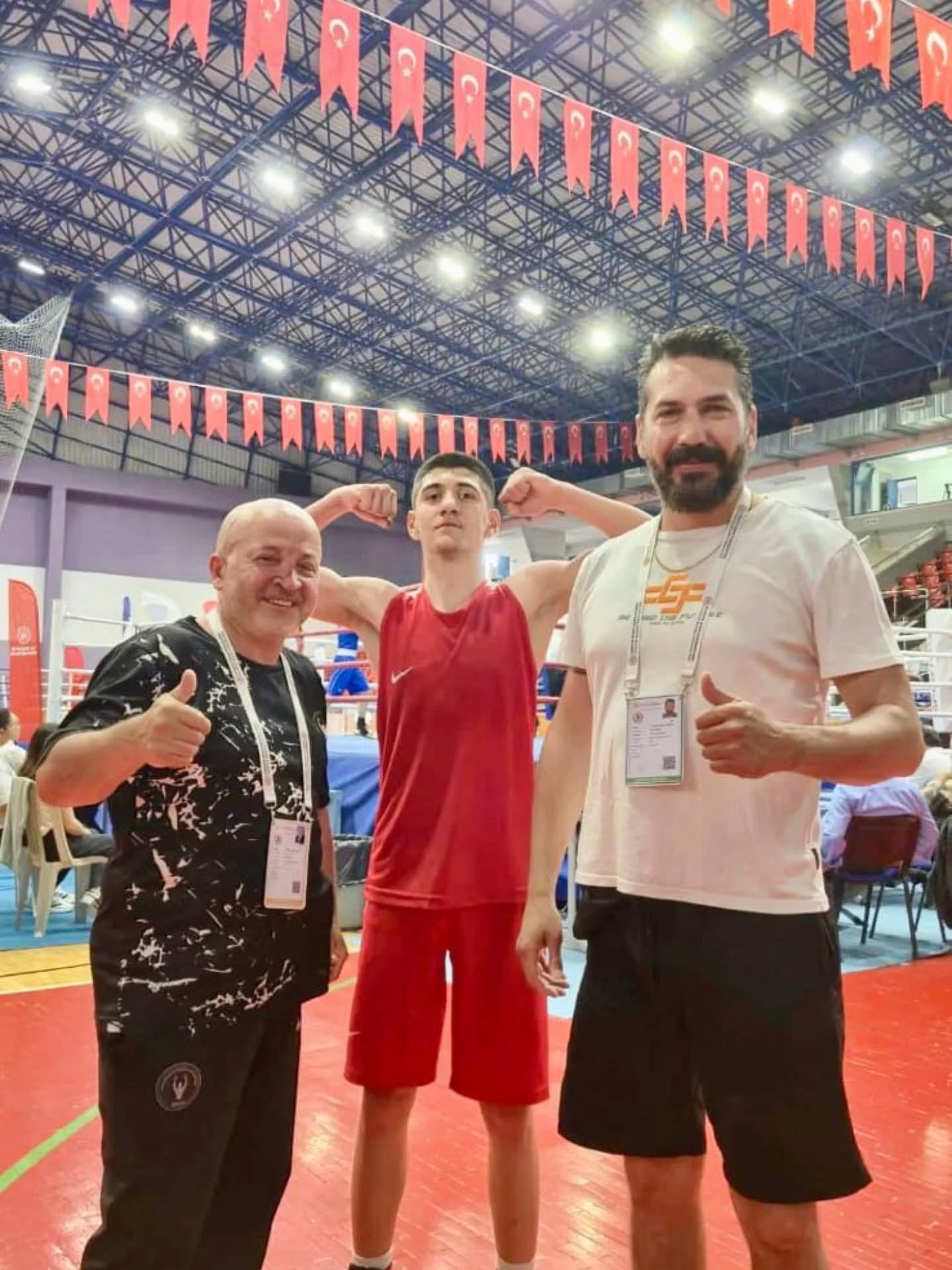 Sivaslı boksörden büyük başarı