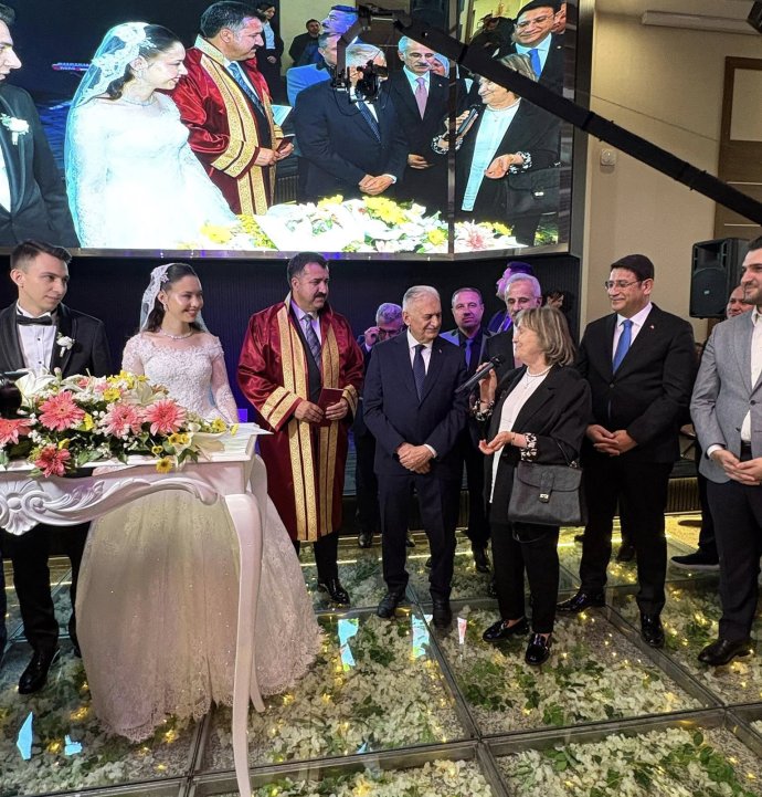 Aydın ve Önoğul çifti dünyaevine girdi