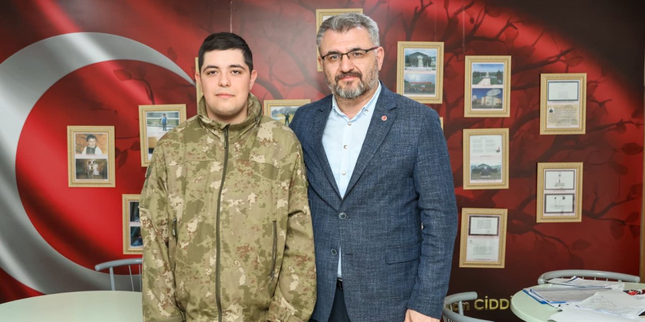 Tanrıverdi'den Mehmetçiğe moral, anneye duygu dolu telefon