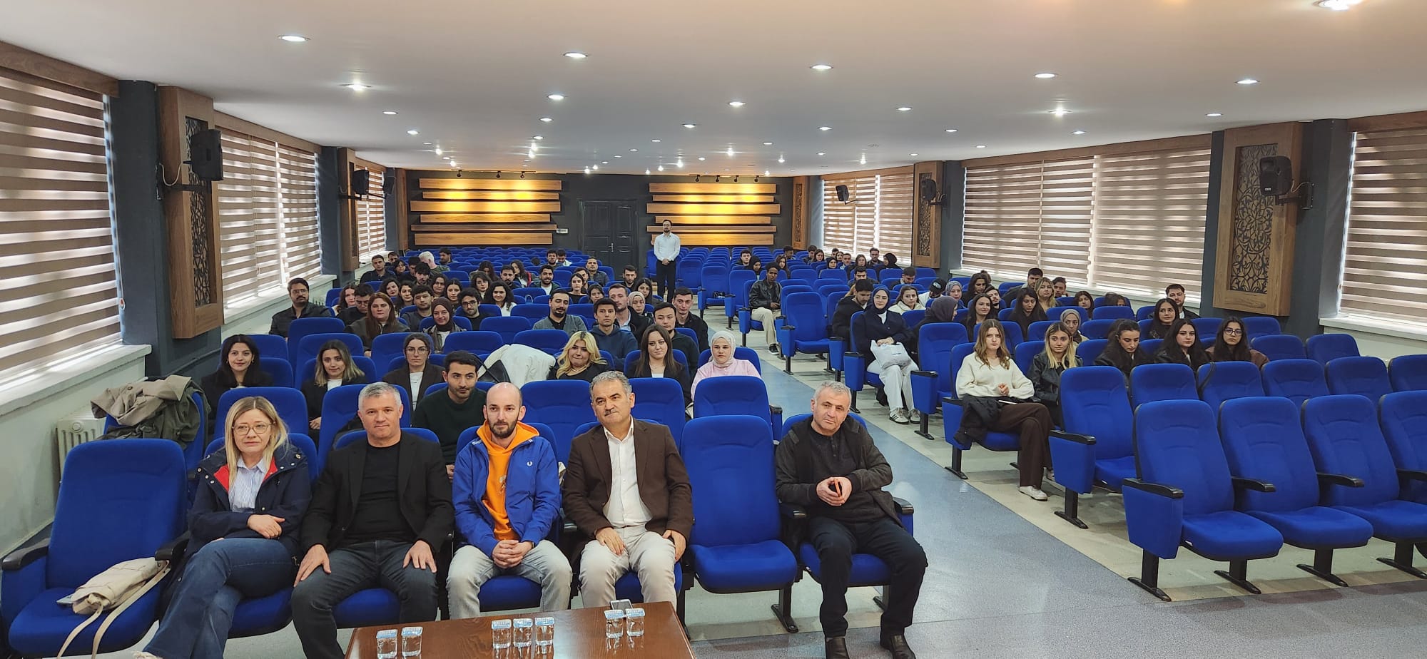 Finansal okuryazarlık konferansı yoğun ilgi gördü
