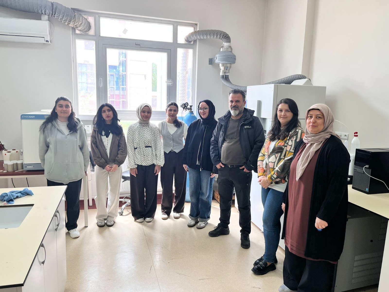 Gıda öğrencileri teknoloji laboratuvarını yerinde inceledi