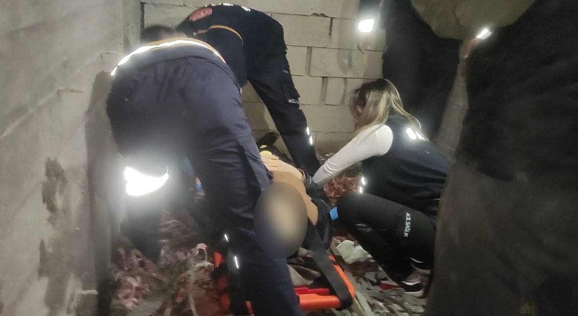 Sivas'ta asansör boşluğuna düşen kadın yaralandı
