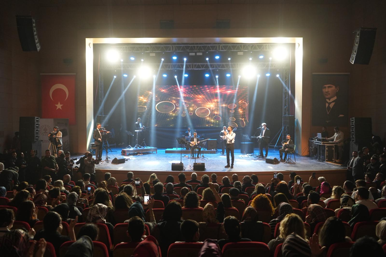 Sivas’ta 90’lar rüzgarı esti