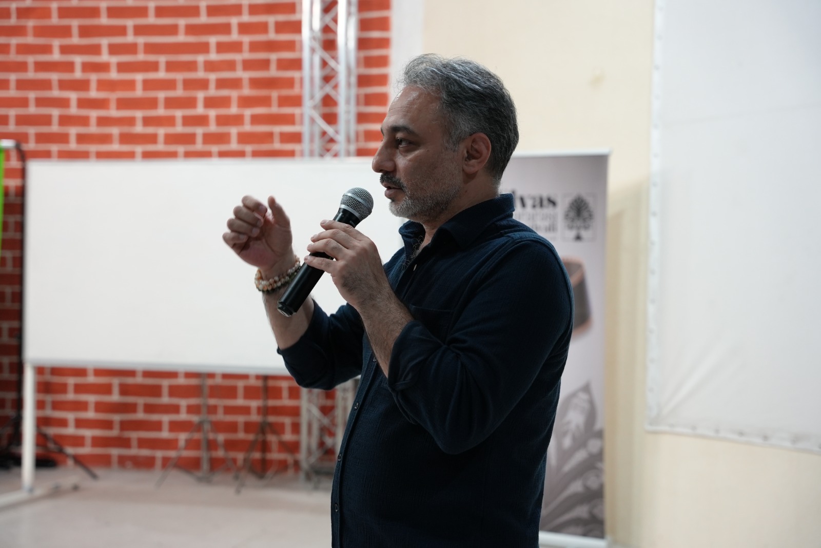 Ünlü kurgucu Amir Etminan Sivas'ta gençlerle buluştu