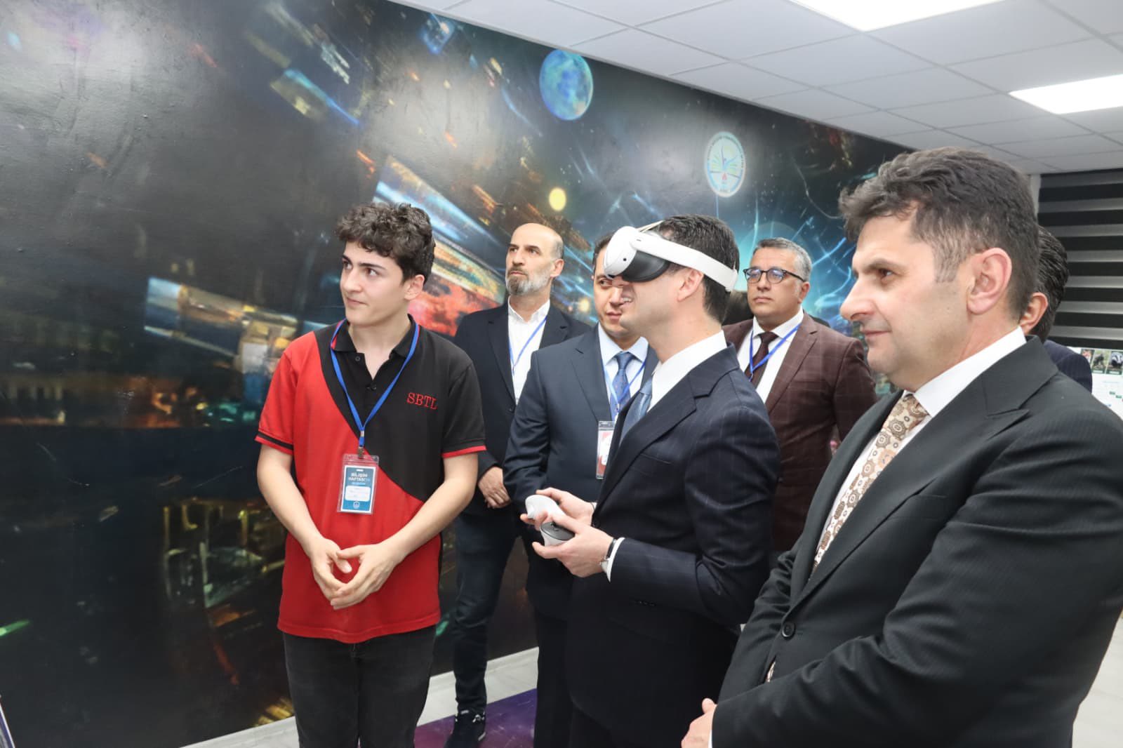 Bakan Yardımcısı Sivas'ta öğrencilerle VR deneyimi yaşadı