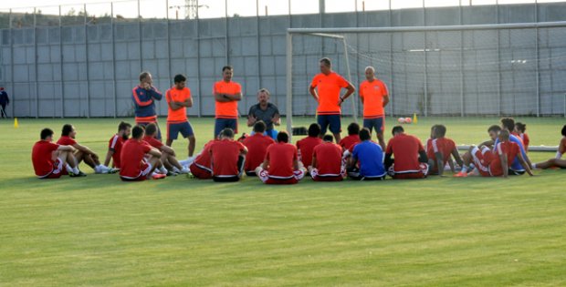 Yalçın´dan Futbolculara Uyarı