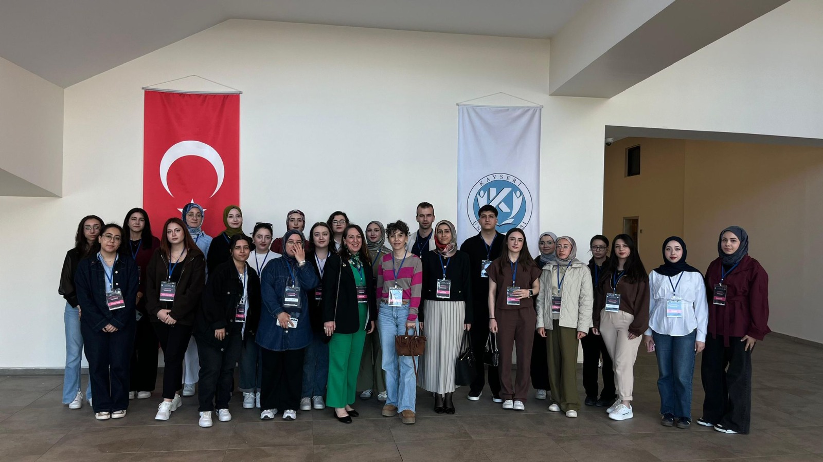 SCÜ’lü öğrenciler  sempozyuma katıldı