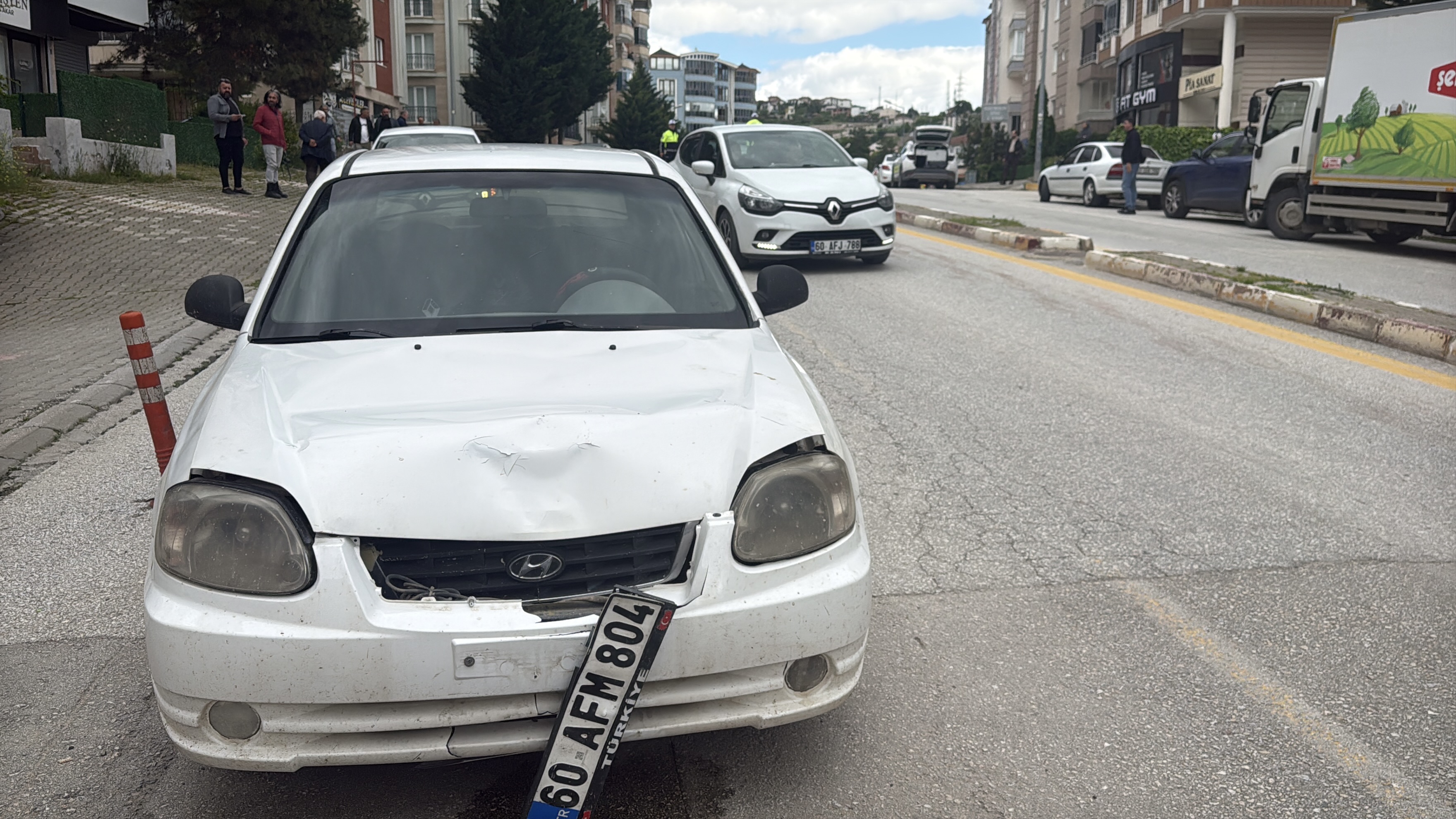 Otomobilin çarptığı kadın, ağır yaralandı; sürücü alkollü çıktı