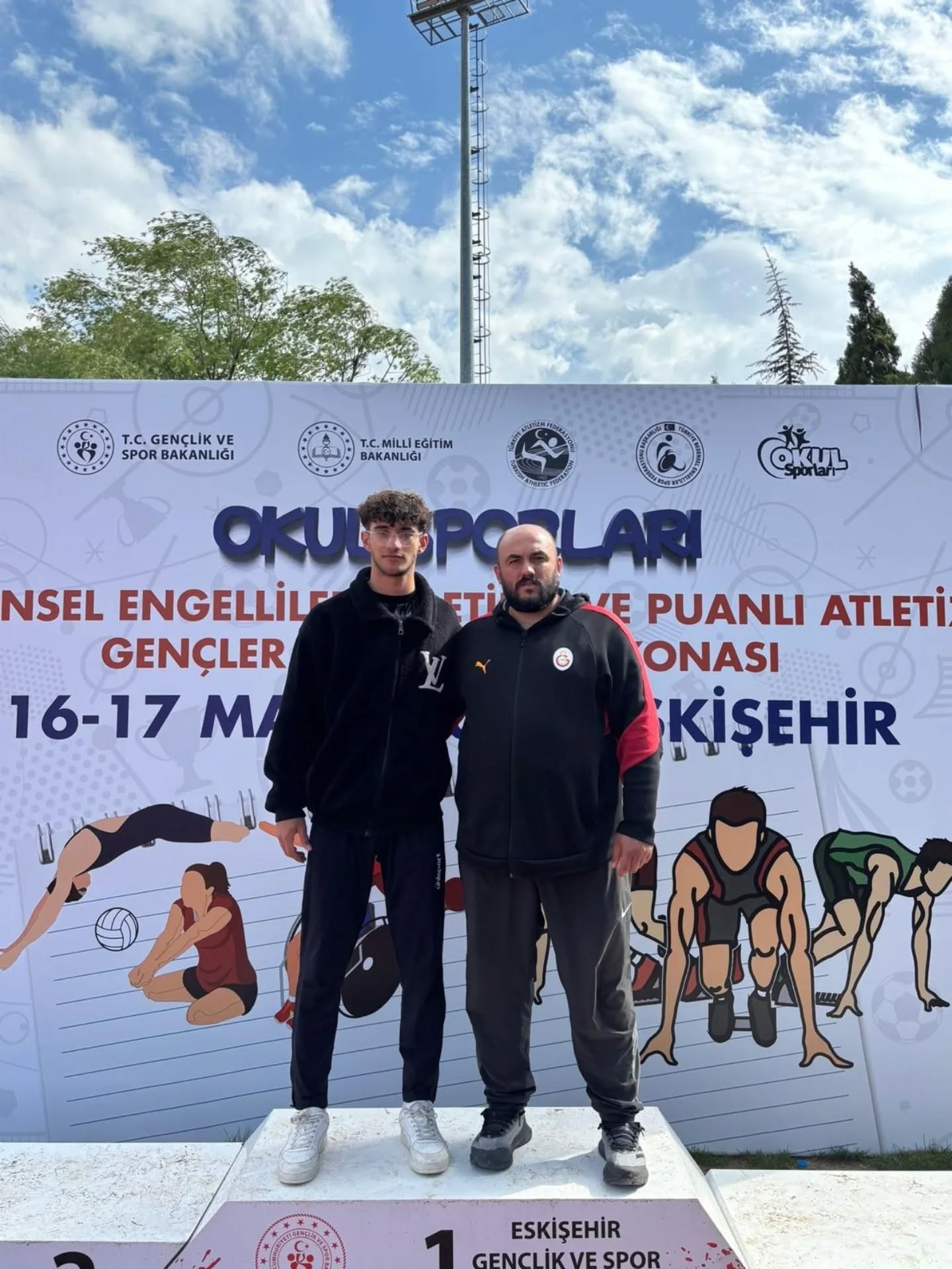 Sivaslı atletlerden çifte zafer