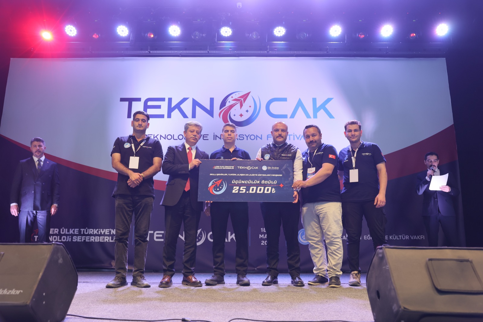 TeknOcak Festivali'nde dereceye giren takımlar ödüllerini aldı