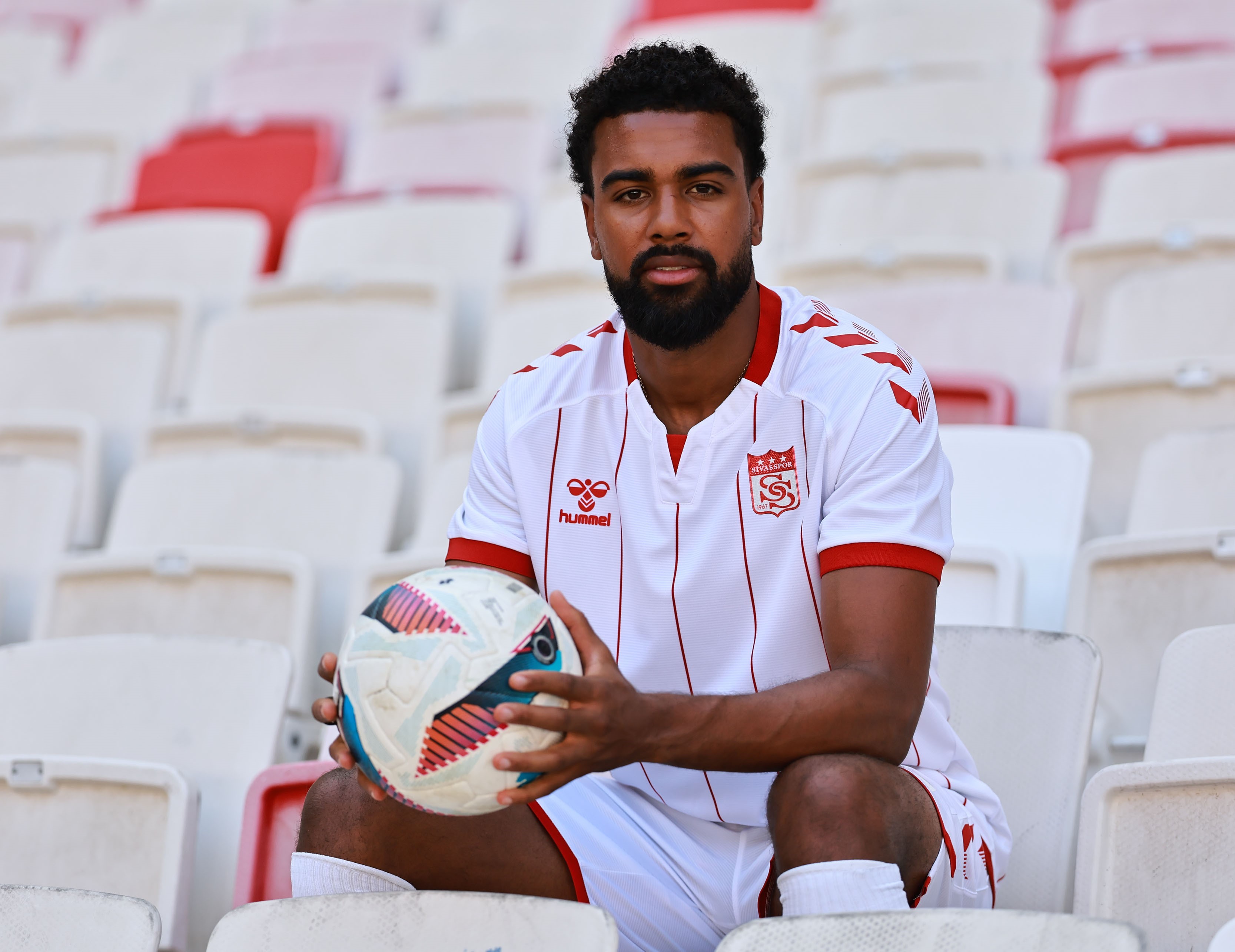 Sivasspor'un eksi futbolcusu Göztepe yolunda