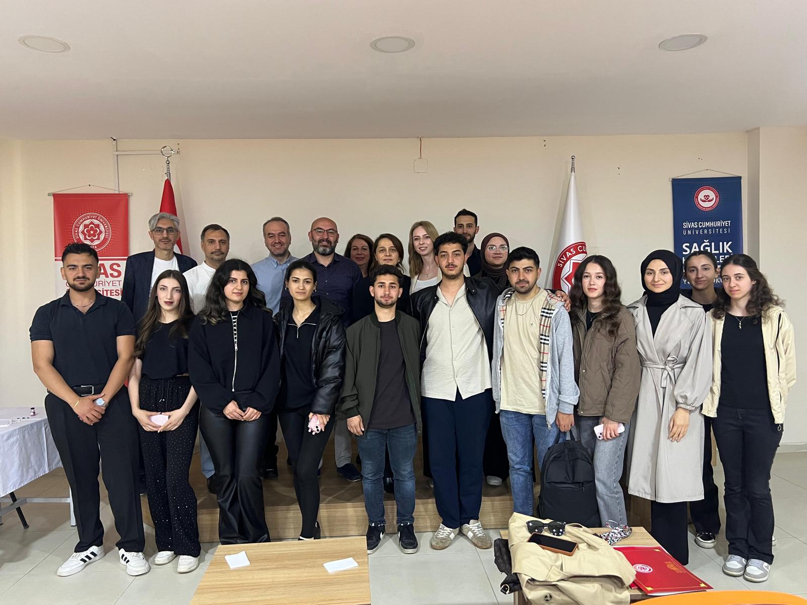 Optisyenlik öğrencilerine sektör deneyimi aktarıldı
