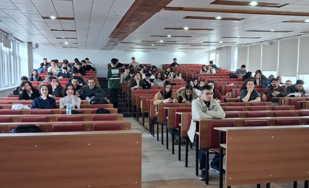 Geleceğin doktorlarına bağımlılıkla mücadele eğitimi