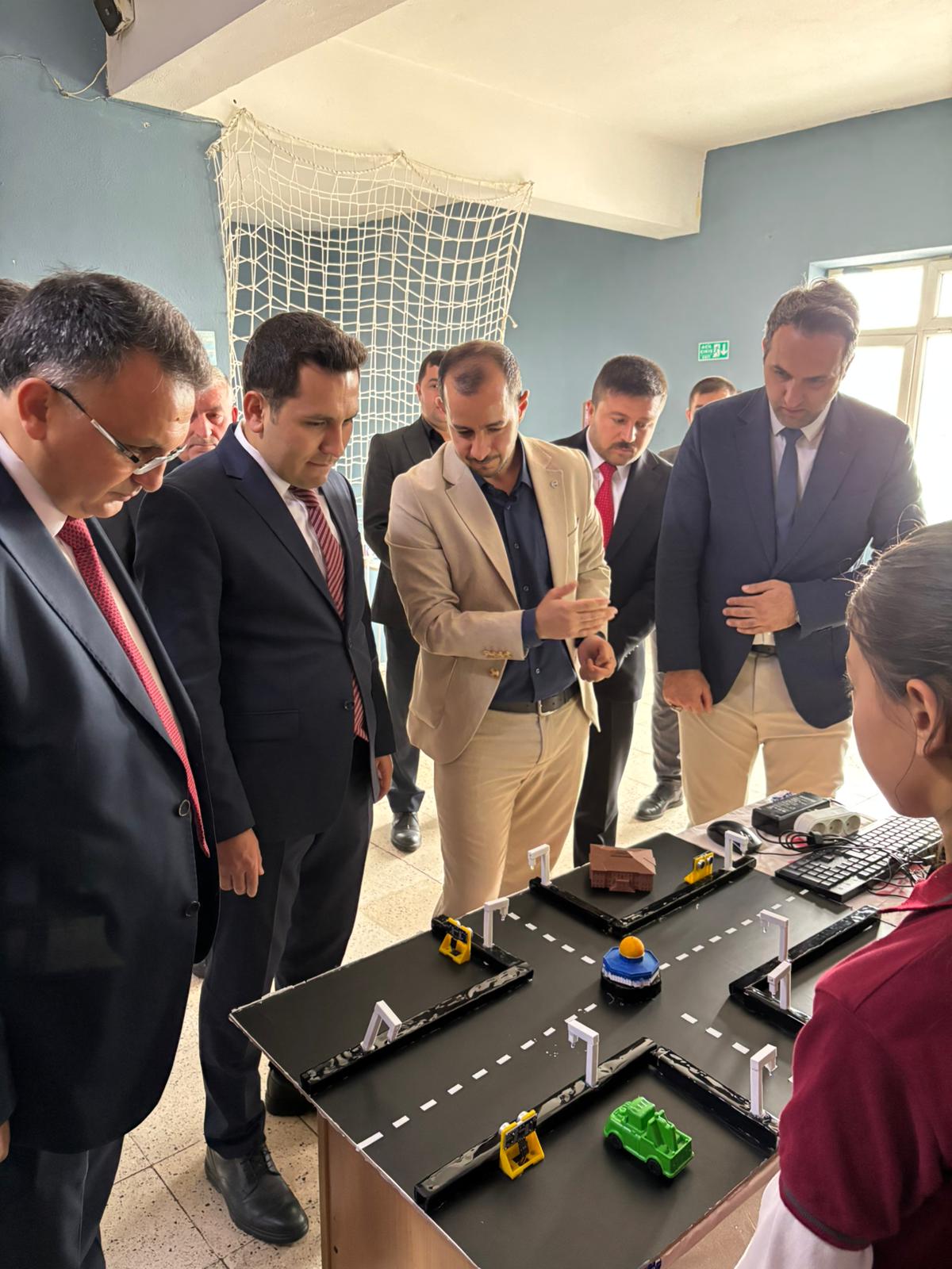 Direkli Ortaokulu’ndan geleceğin teknolojilerine 19 proje