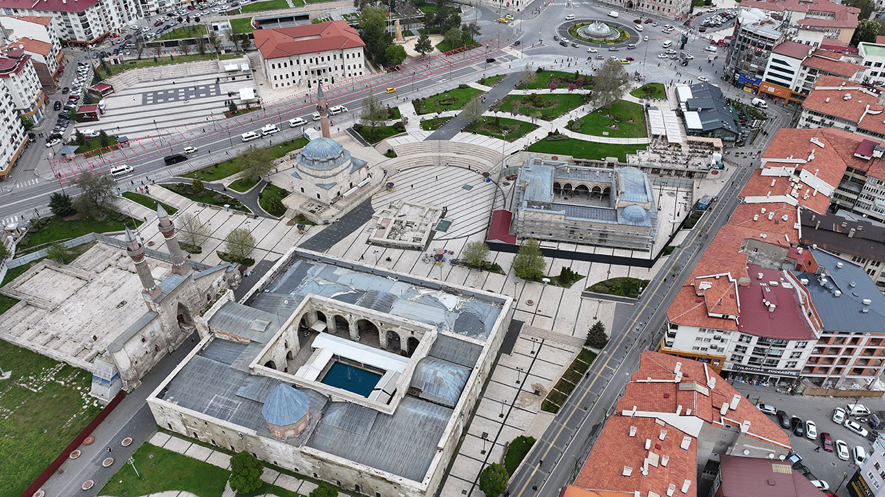 755 yıllık Buruciye Medresesi restorasyonla geleceğe taşınıyor