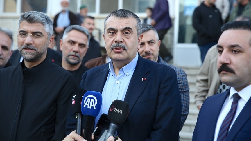 Tekin: Geleneklerimizi gelecek nesillere aktarmalıyız