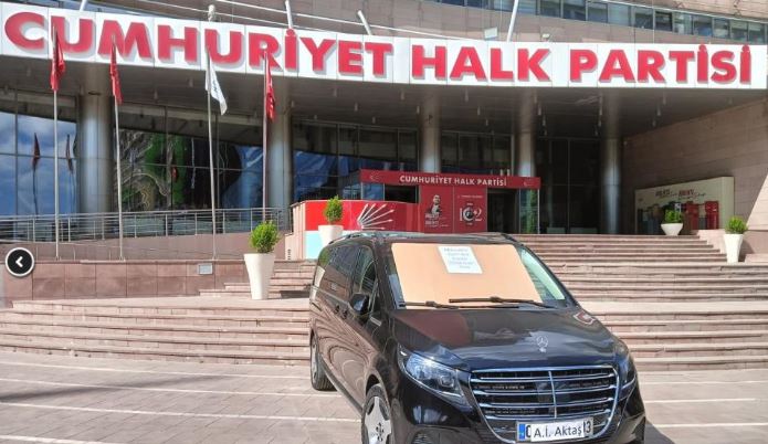 CHP'de lüks araçlar için “haram para” iddiası