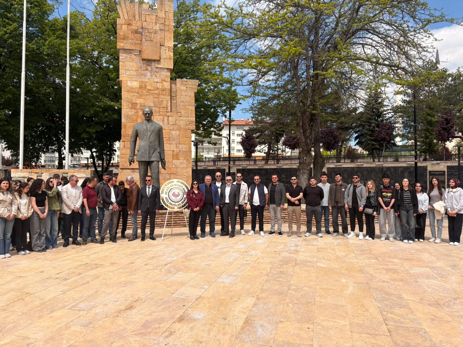 Sivas’ta Gözlükçüler ve Optisyenler Günü kutlandı