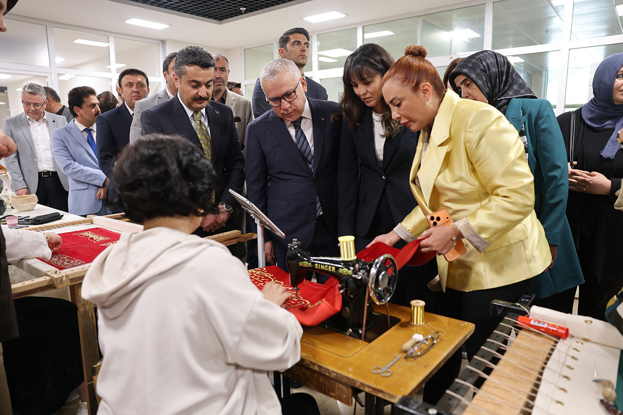 Sivas'ta "Hayat Boyu Öğrenme Haftası" kapsamında sergi açıldı