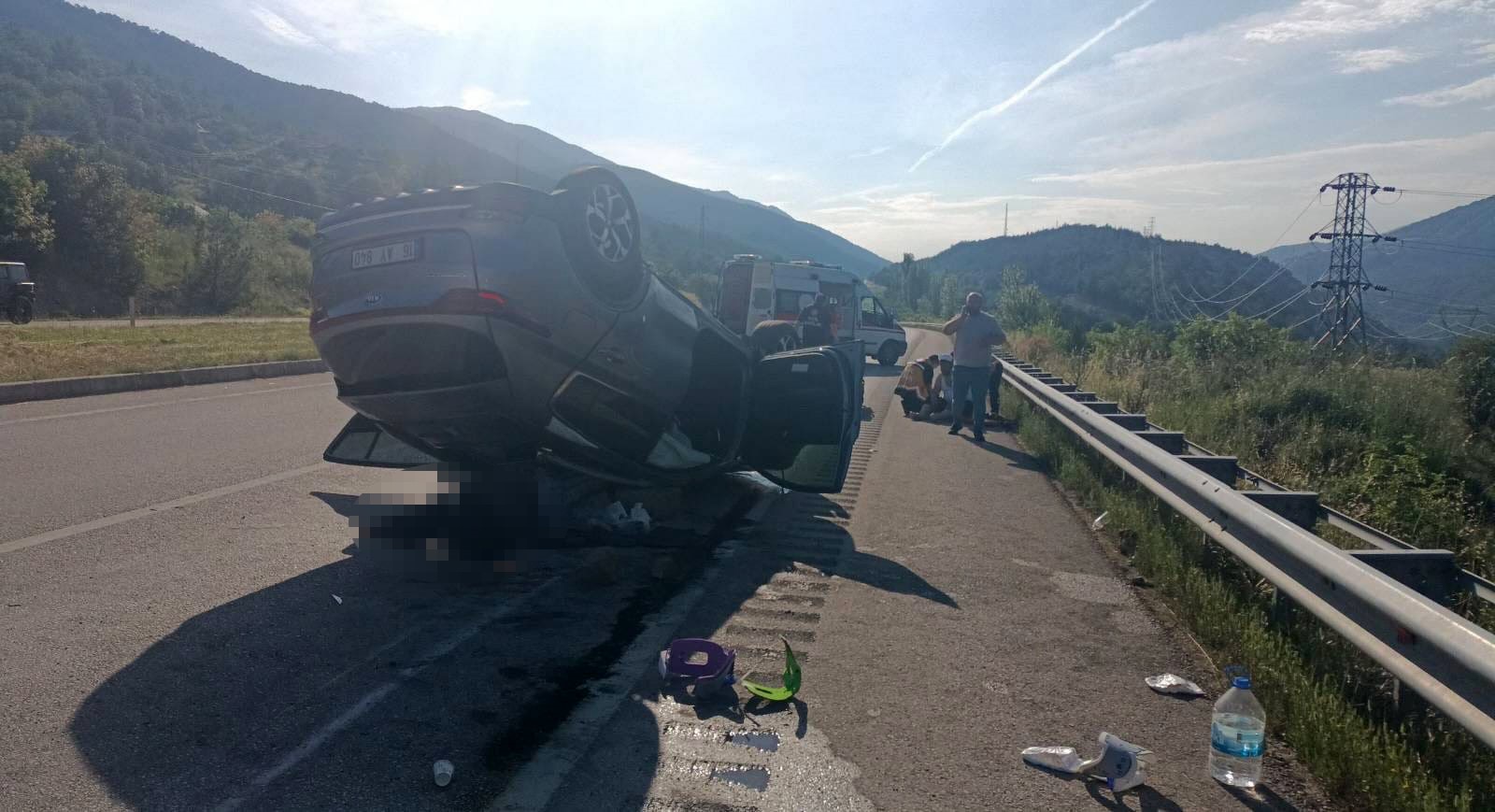 Sivas yolunda araç takla attı: 1 ölü, 5 yaralı