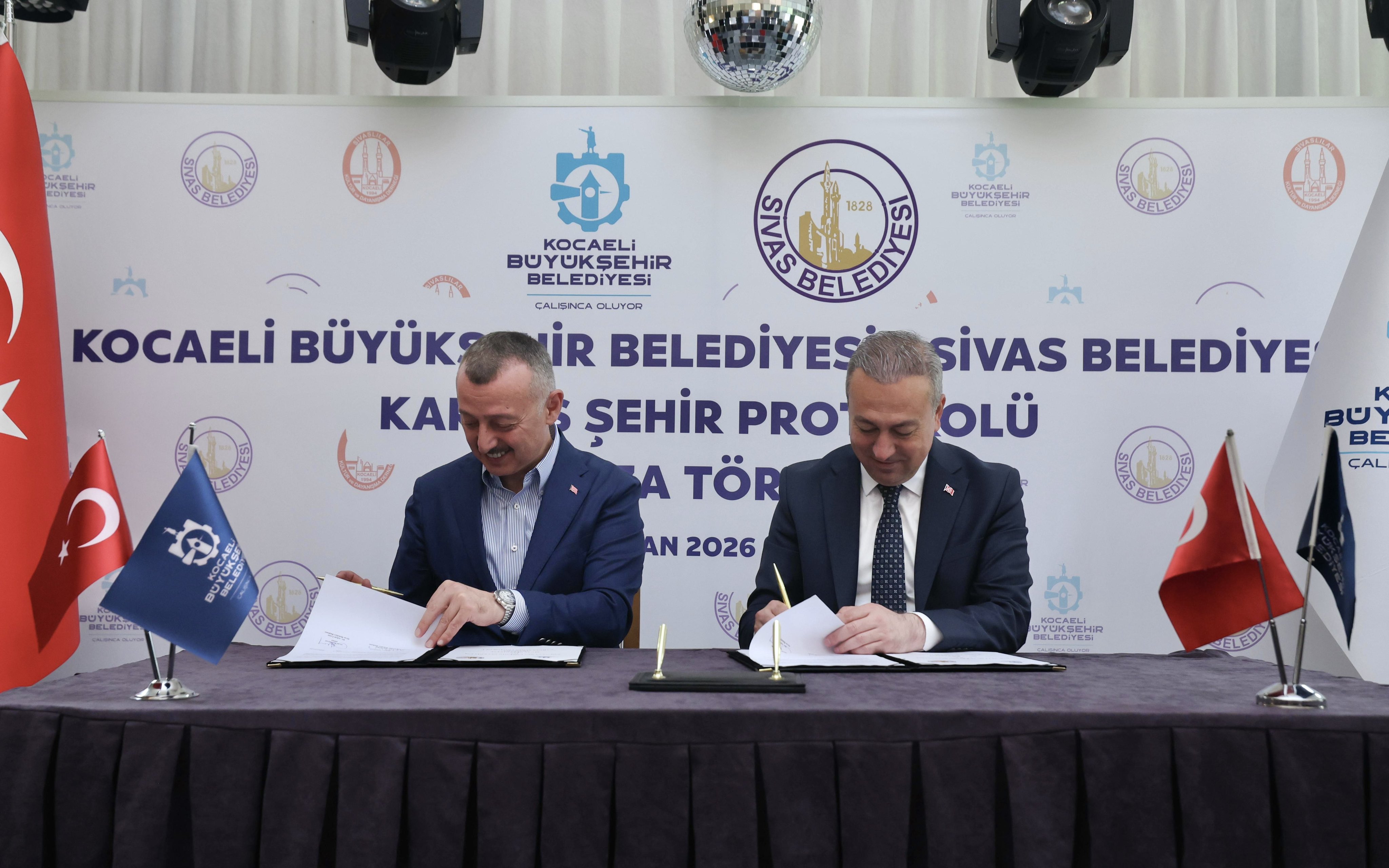 İmzalar atıldı