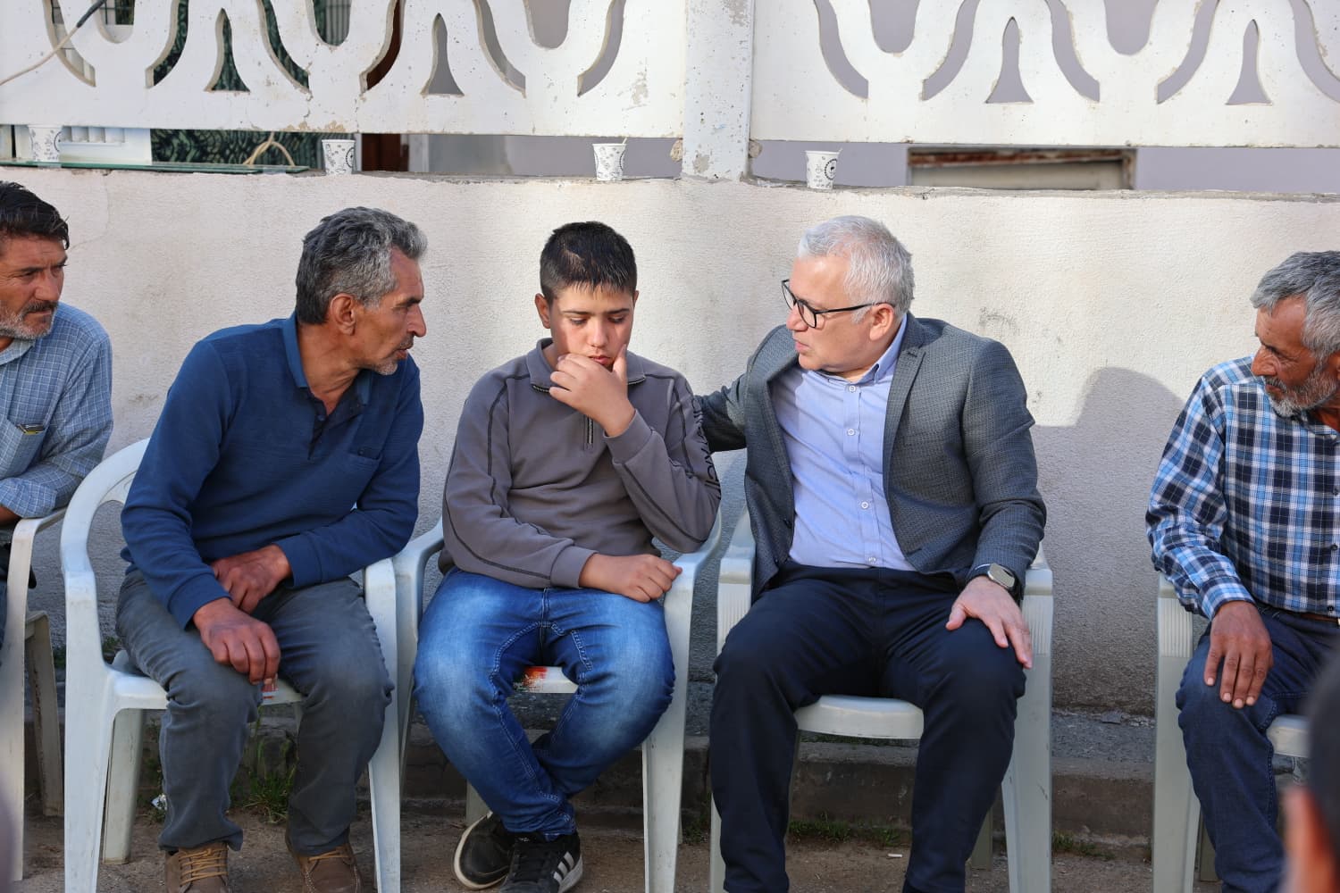 Vali Yılmaz Şimşek'ten kazada hayatını kaybeden aileye taziy