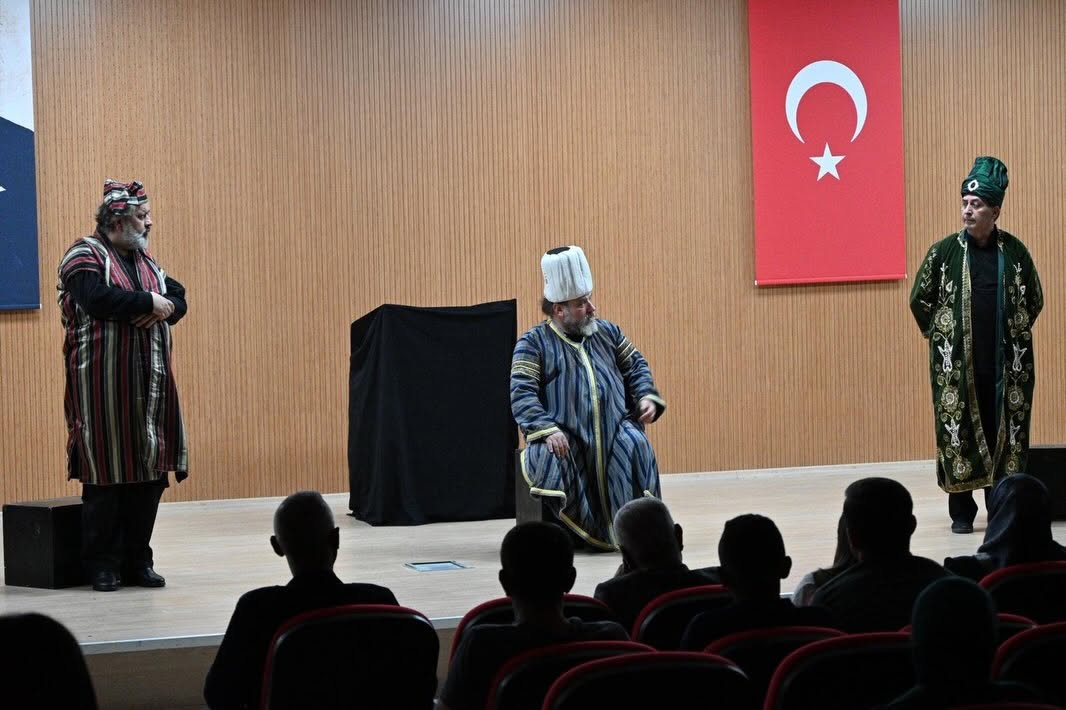 Suşehri'nde "Şahidimiz Anadolu" adlı tiyatro oyunu sahnelendi