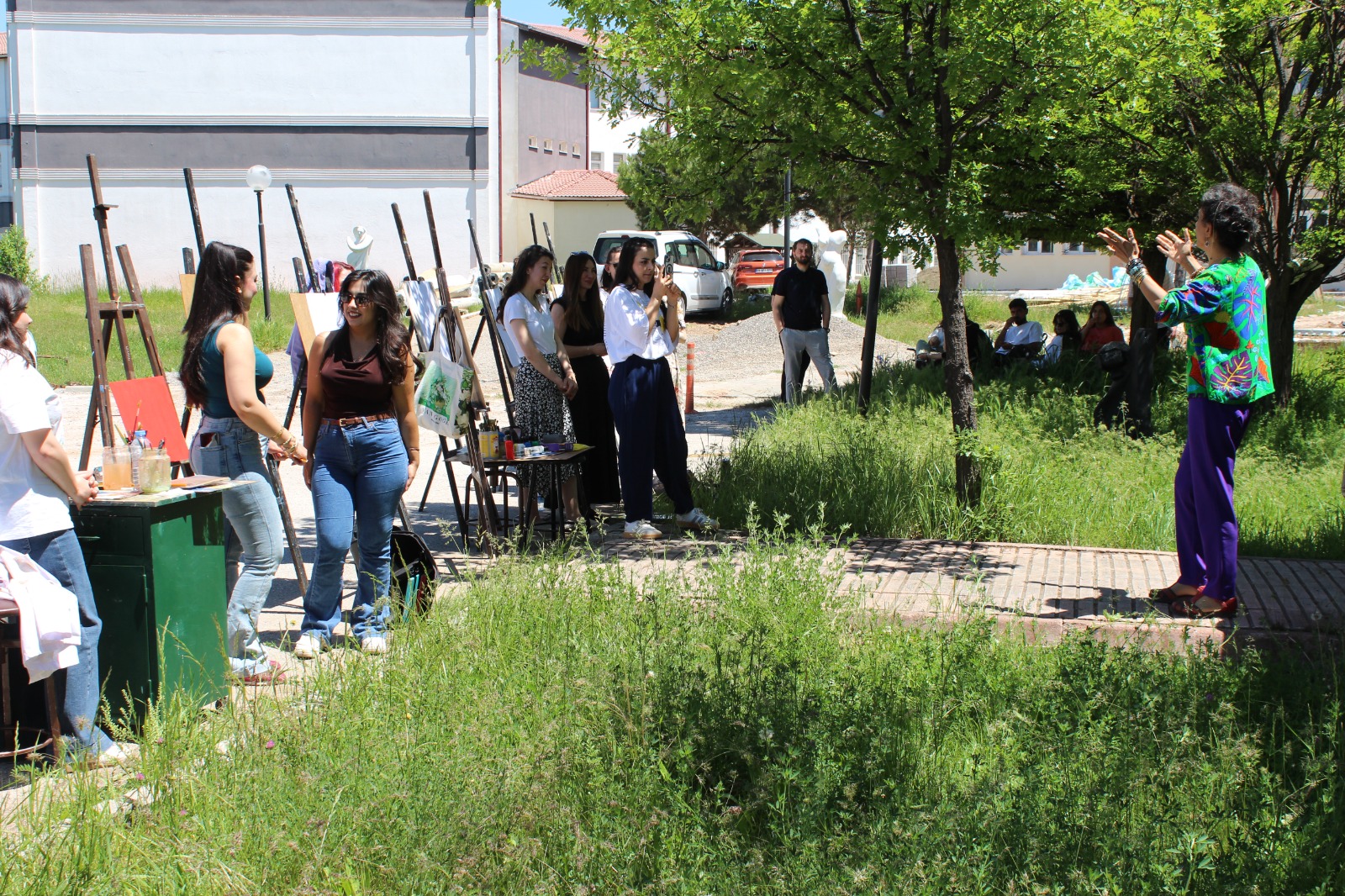 Sivas'ta davulun ritmi, resmin renkleri aynı çatıd